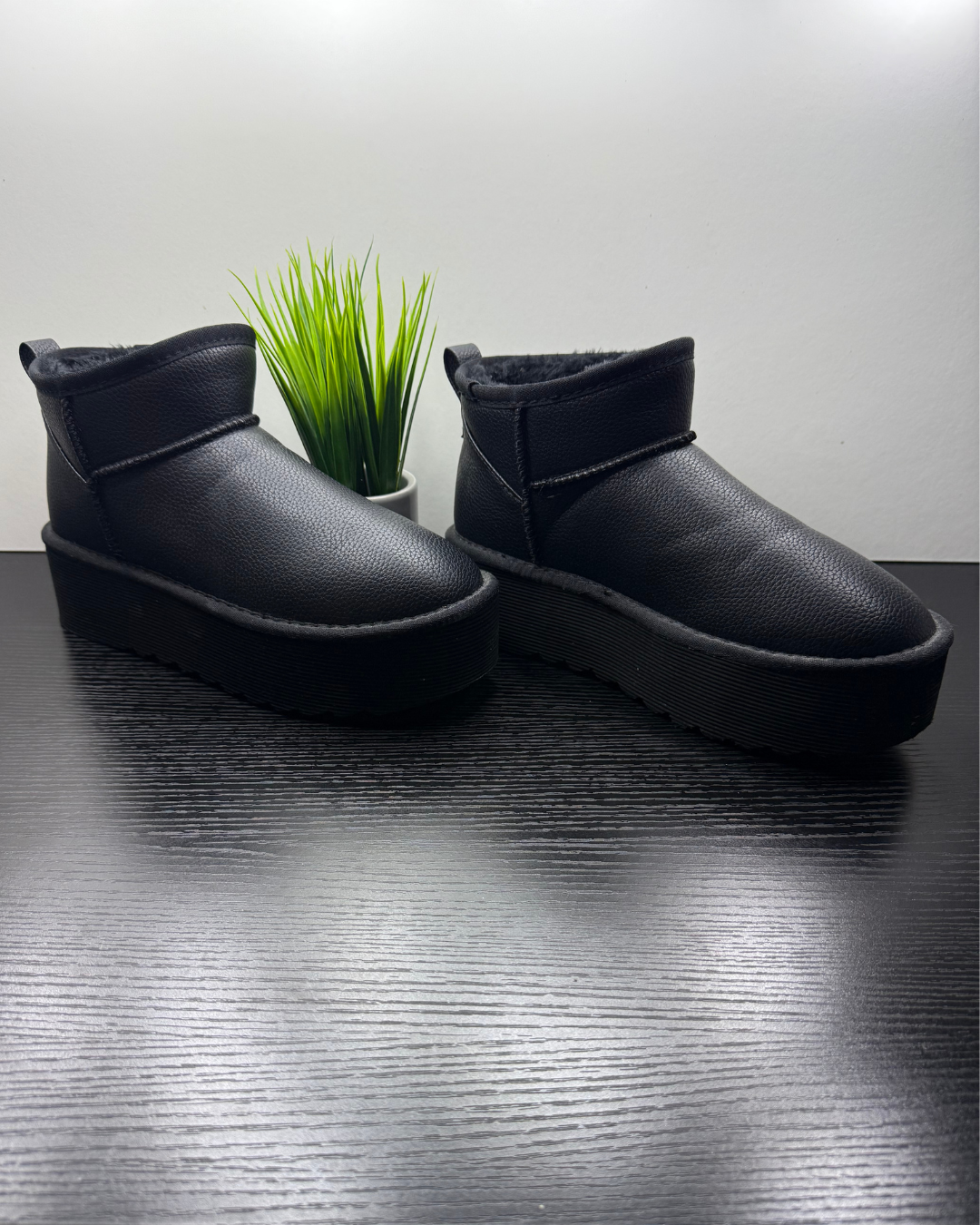 Damen Winterboots – Klassisches Schwarz, 5 cm Plateauabsatz, Wärmefutter, Größe 39