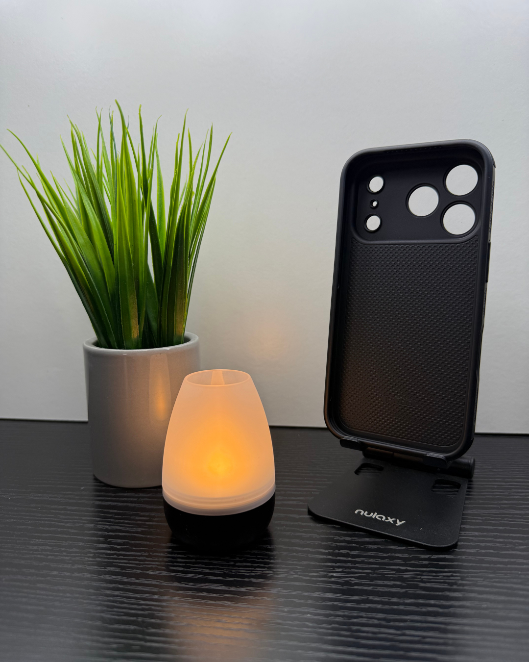 iPhone 17 Pro Hardcase Handyhülle – Schwarz mit Kameraschutz & Ladefunktion